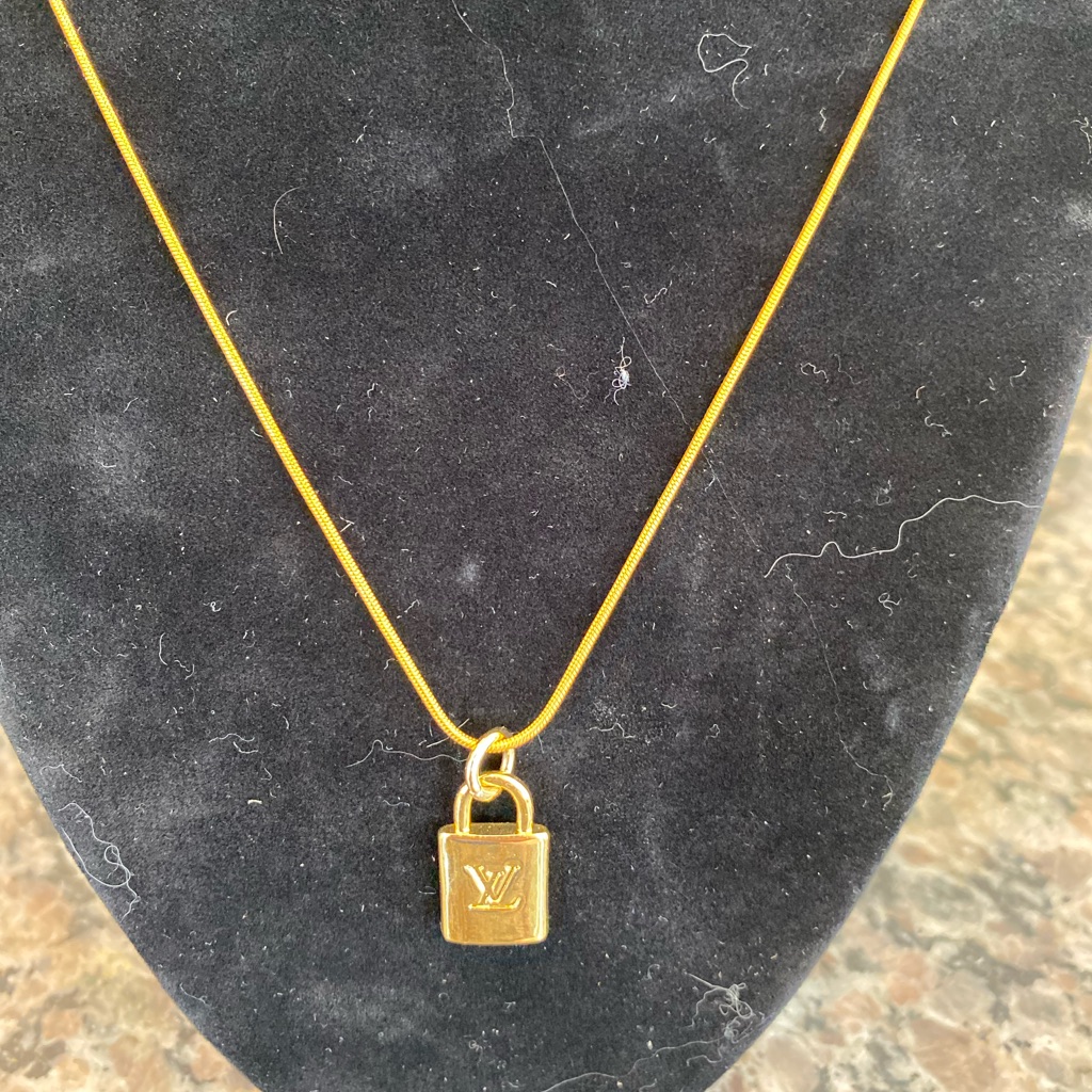 Gold Lock Lv Pendant Charm 125$
